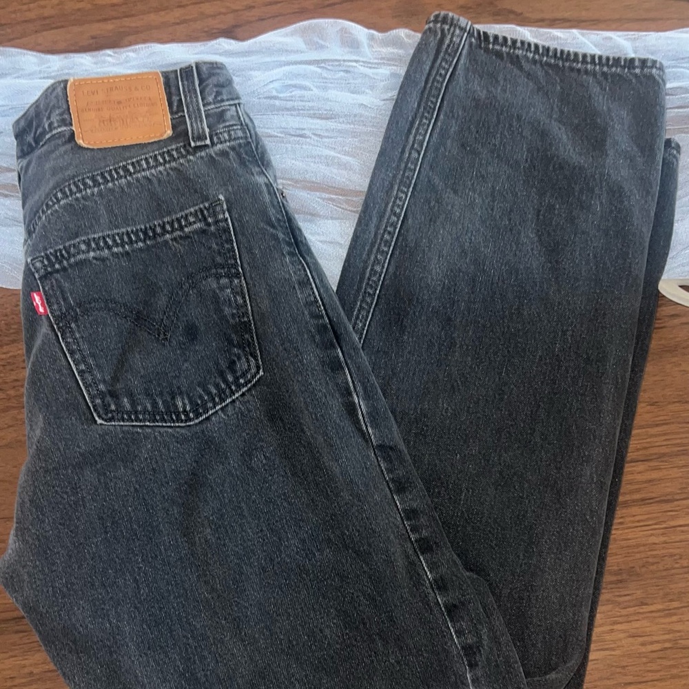 Levi dad jeans size 26 black!
